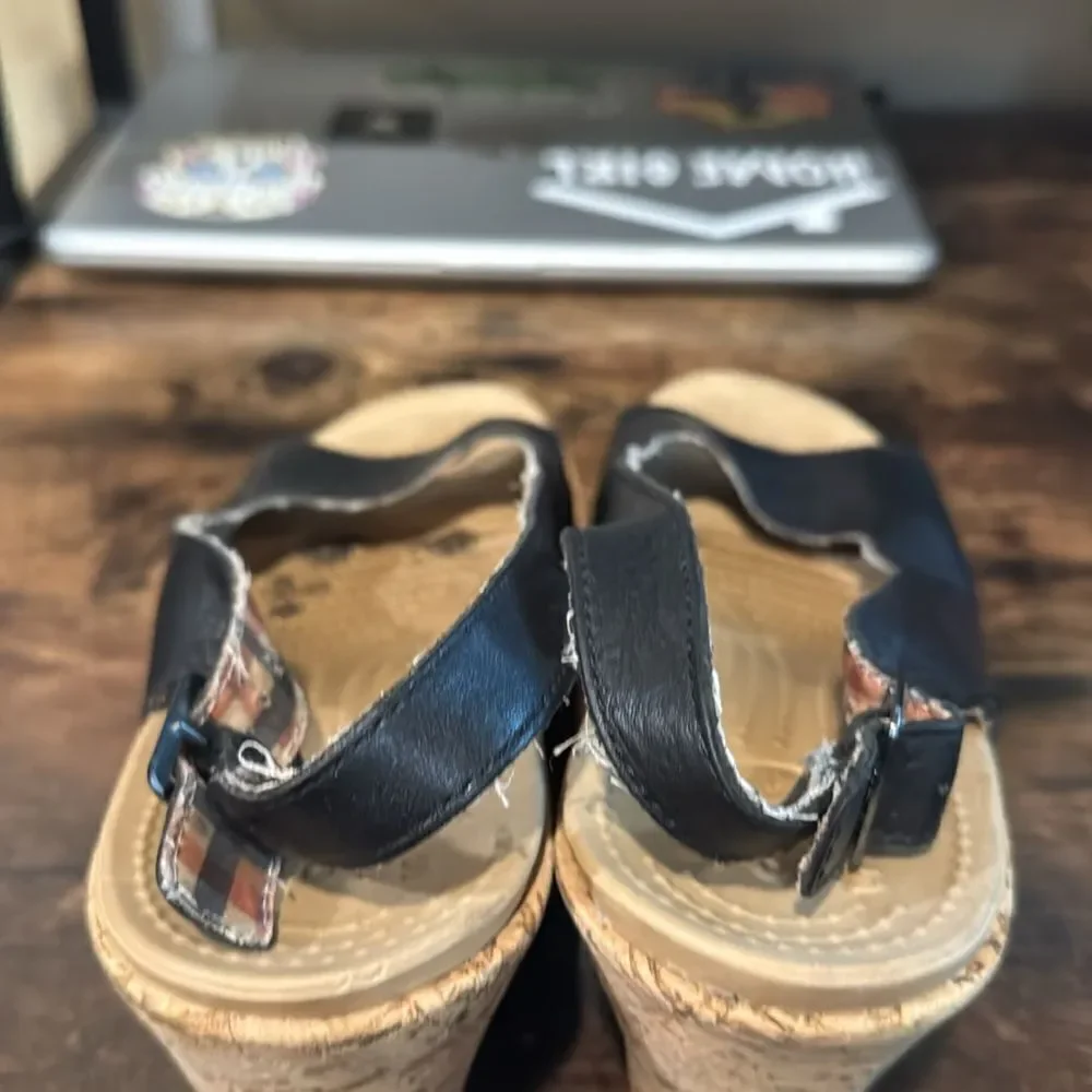 Crocs Black A-Leigh Cork‎ Wedges size 8